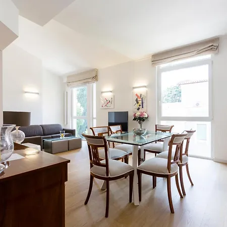 With Parking - Borghese