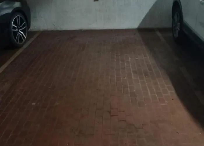 With Parking - Borghese Lejlighed